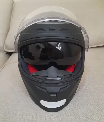 Capacete KYT Striker 2. Viseira Solar. Novinho.
