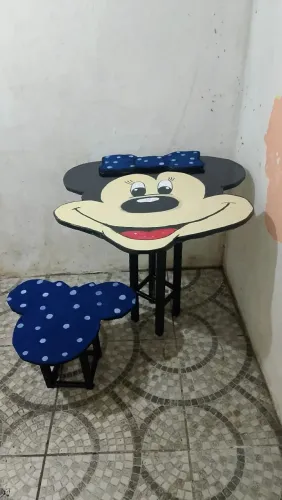 Mesinha infantil temática/ modelo Minnie