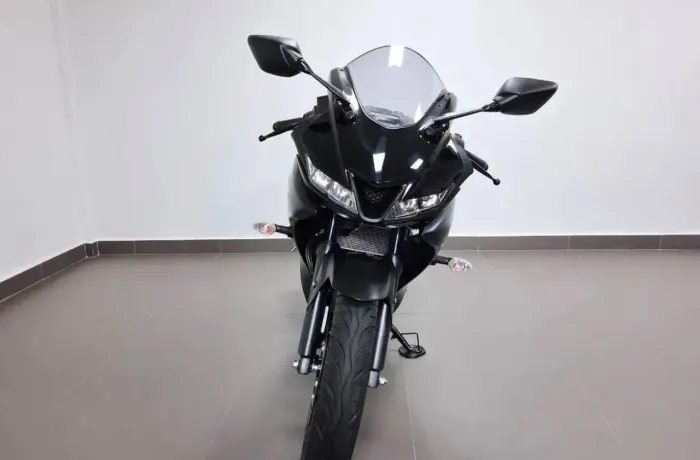 Yamaha YZF R15 2025