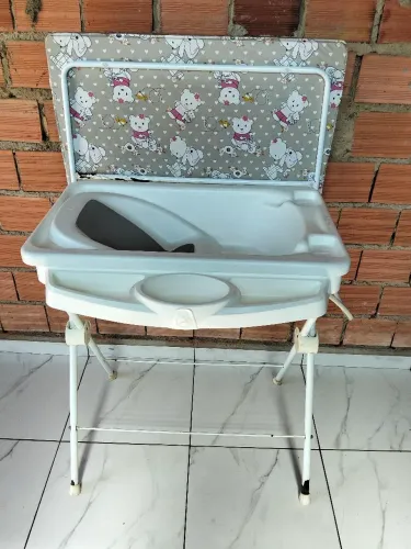 Vende-se banheira com trocador 120 reais pra retirar