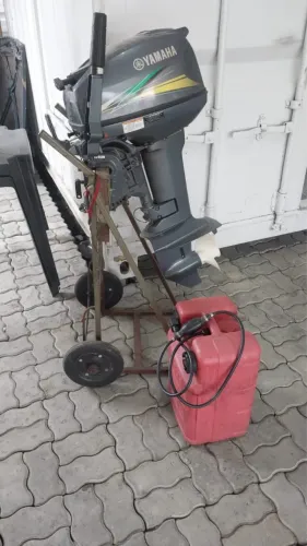 Barco e motor
