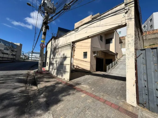 Imóvel comercial com um flat residencial para alugar no bairro Estoril