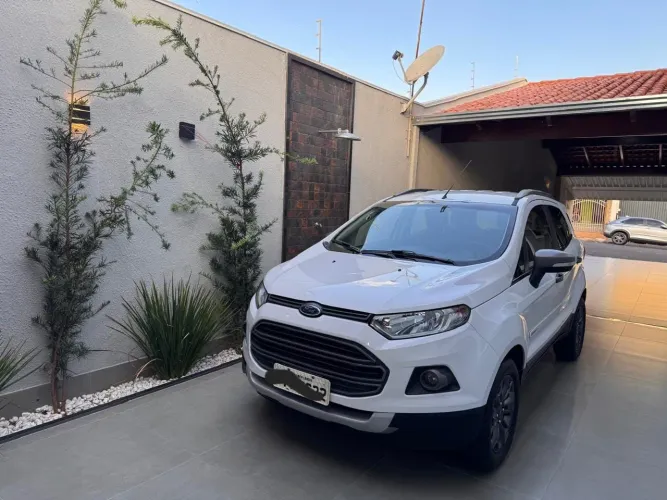 Ford Ecosport Freestyle 1.6 16V Flex 5P 2015