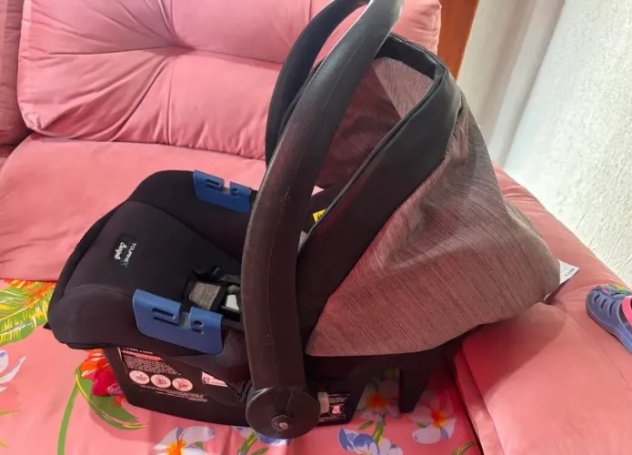 Bebê conforto conservado