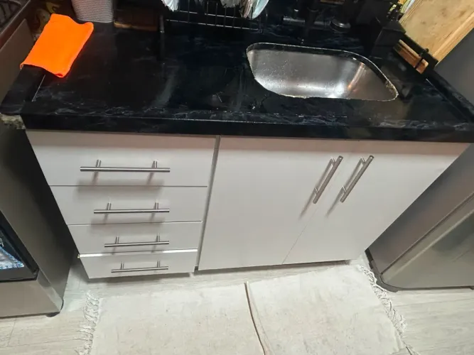 Pia da cozinha com Cuba e móvel