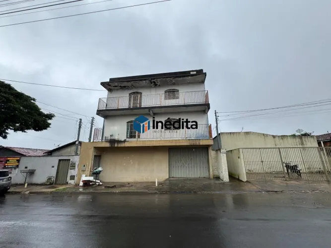 Excelente oportunidade de locação de sobrado comercial, com 3 salas. R$5.500,00/mês.