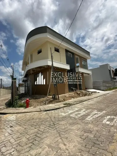 COND. QUARTZO VERDE  CASA DE 220 METROS, 4 SUÍTES COM 5 BANHEIROS