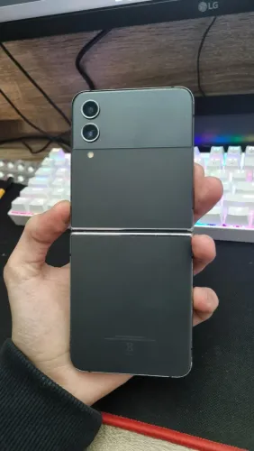 Samsung Galaxy Z Flip 4 - Para Técnicos / Peças (duas telas funcionando 100%)