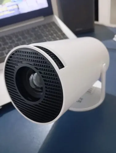 Projetor LED HY300 NUNCA USADO