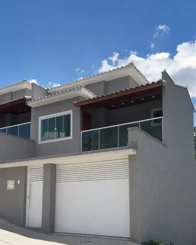 Casa à Venda em Rio Bonito | 3 Quartos, Quintal, 360m² e Vista para a Serra