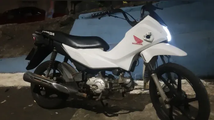 Moto Honda pop 2020  rodas de liga leve 8.000