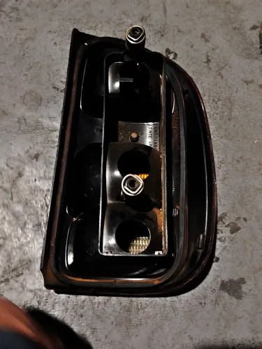 Lanterna esquerda Saveiro G3 original fume