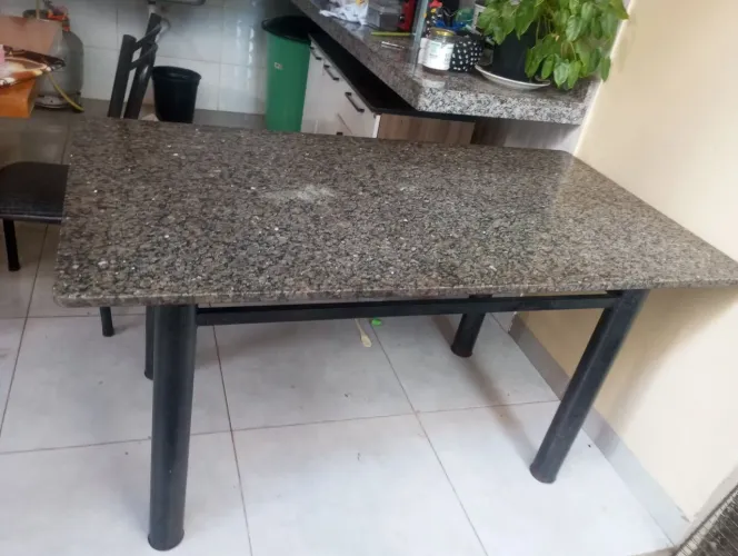 Mesa de mármore