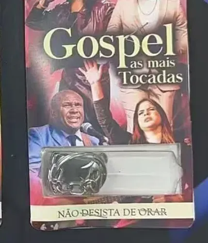 Pen drive com 600 músicas gospel