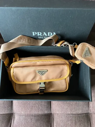 Bolsa Prada nylon travel pocket