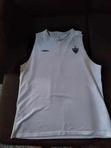 Camiseta Atlético Mineiro temporada 2002 original Umbro branca tamanho M
