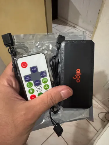 Hub ARGB Aigo nunca usado e com controle