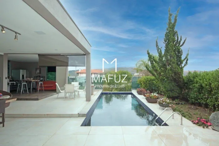 Casa de Luxo com Vista para a Lagoa  645m², 5 Quartos e Lazer Completo no Alphaville Lagoa