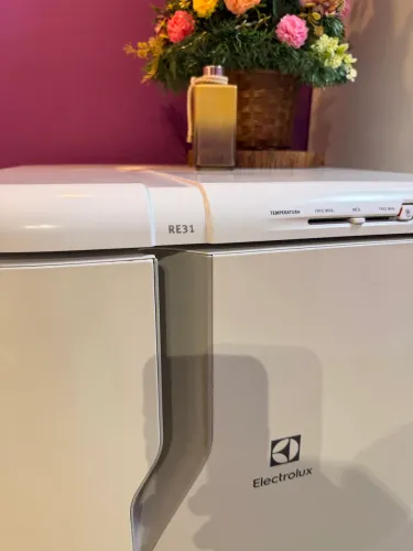 Geladeira Electrolux cycle defrost 240L SEMINOVA