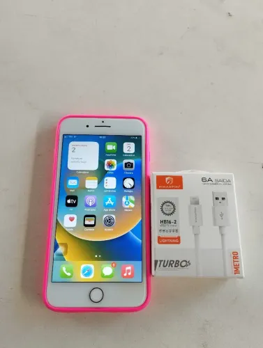 Vendo lindo iPhone 8 plus super novo
