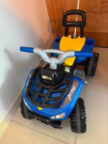 Quadriciclo infantil 2 em 1 Calesita Cross Up Azul com Haste