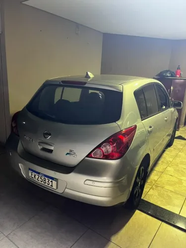 Nissan Tiida SL 1.8/1.8 Flex 16V Mec. 2009