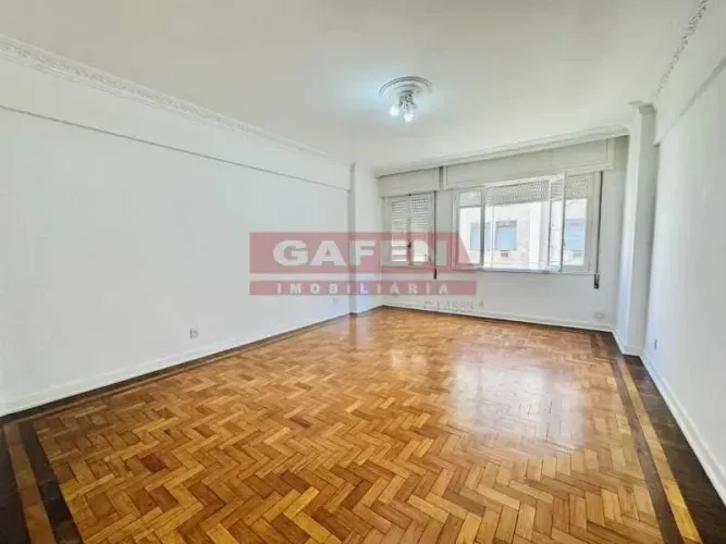 Excelente apartamento 3 quartos com varanda, andar alto, próximo a praia