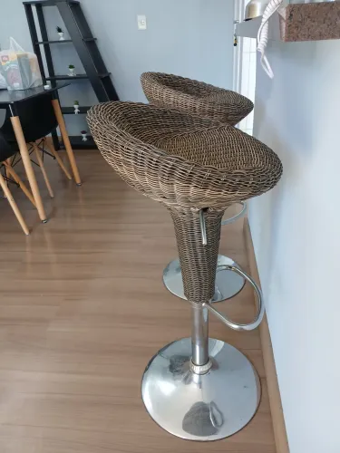 2 banquetas altas