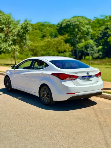 Hyundai Elantra GLS 2.0 16V Flex Aut. 2015