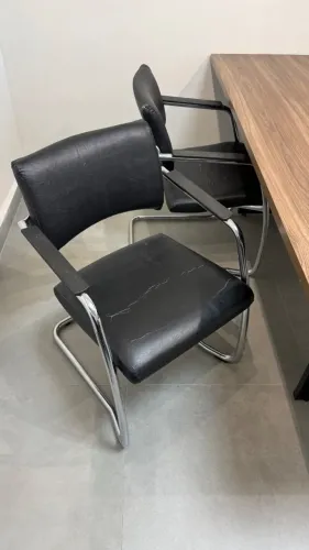 Par de cadeiras fixas cromadas - sala de espera/reunião