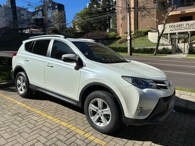 Toyota RAV4 2.0 4X2 16V Aut. 2013