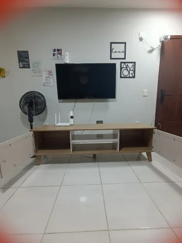 Vendo Rack de sala em perfeitas condições sem avarias.