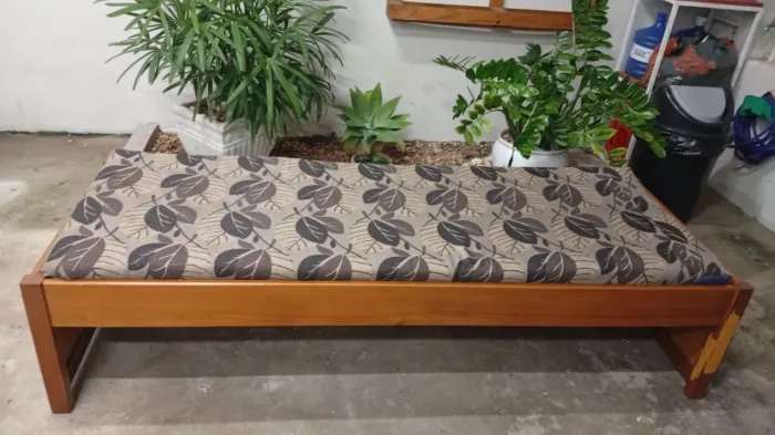 Cama solteiro madeira maciça 