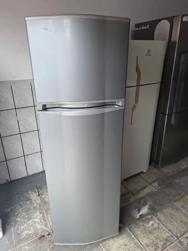 Geladeira frosfree consul top funciona perfeitamente