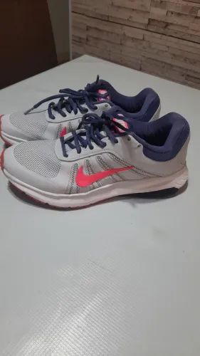 Vendo Tênis Nike feminino original seminovo n 36