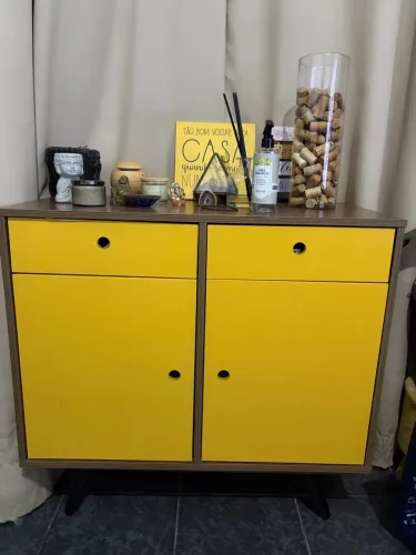 Buffet aparador retrô amarelo