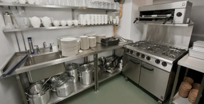 Vaga para Auxiliar de Cozinha para o turno da noite.
