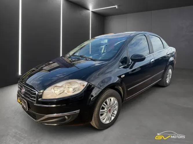 Fiat Linea Essence 1.8 Flex 16V 4P 2015