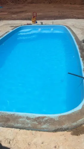 Terreno Com Piscina e obra iniciada