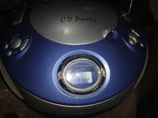 Rádio FM e CD lenoxx em perfeito funcionamento