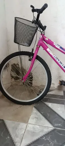 Bicicleta feminina aro 24.