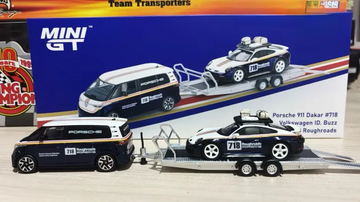 Mini GT Team Transport Porsche 911 Dakar