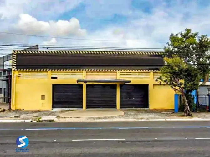 Pavilhão desocupado com 608m² privativo