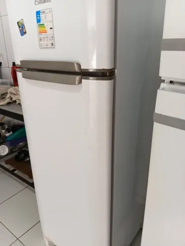 Geladeira semi nova