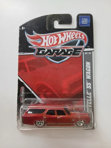 Hot Wheels 70 Chevelle ss Wagon garage