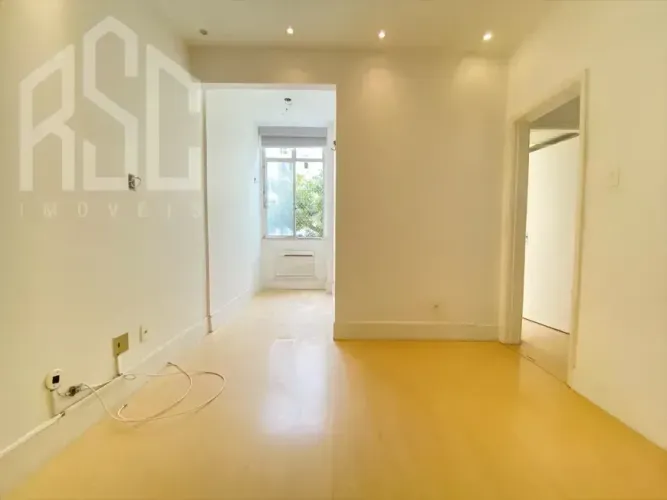 Apartamento para Aluguel com 51m2 1 Quartos 1 Banheiro em Copacabana - Rio de Janeiro - RJ
