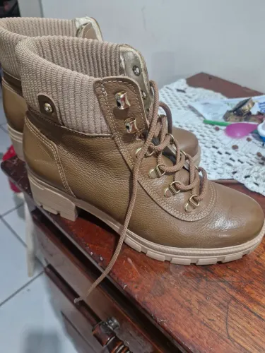 Coturno feminino Pegada 38