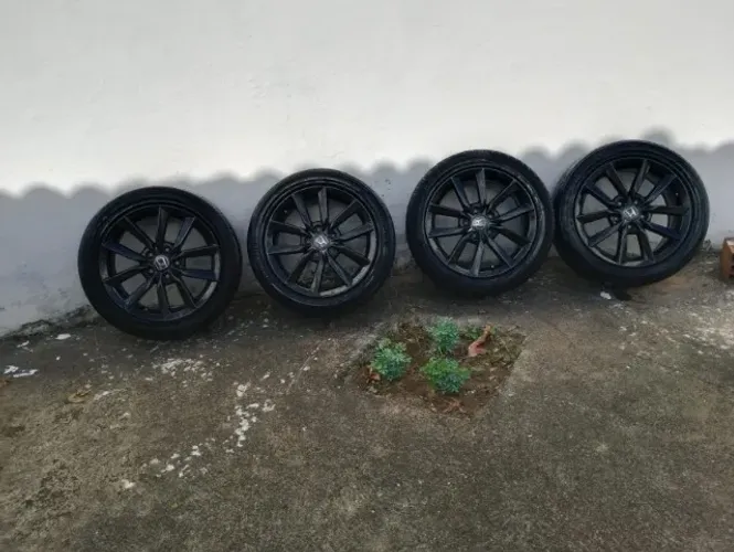 Jogo de rodas originais do civic G10 touring .