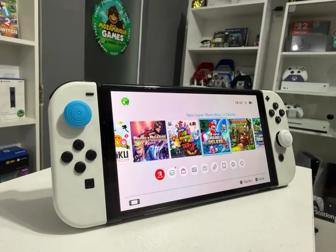 Nintendo Switch Oled 256GB Lotados de Jogos ( Loja Física )