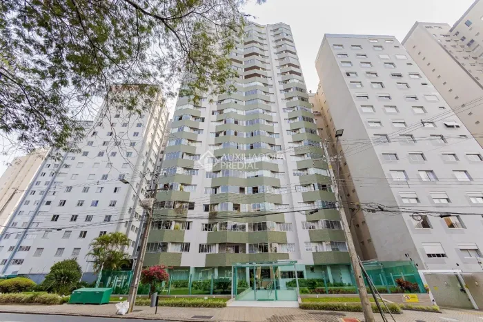 Cobertura à Venda em Curitiba - 4 Quartos, 2 Suítes e 239m²